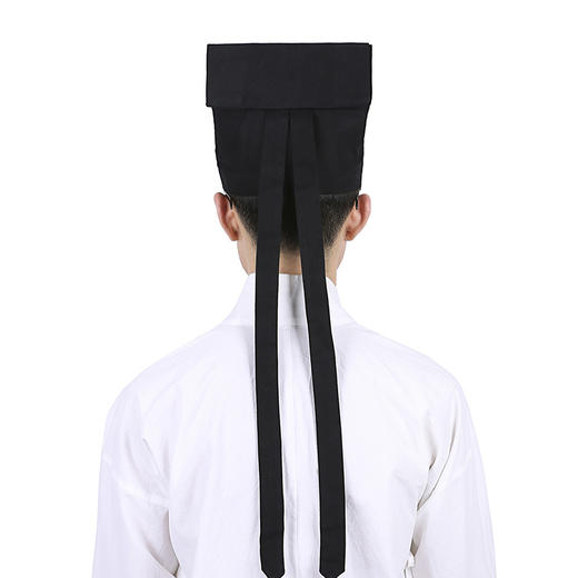 是古时读书人所戴的一种 a target="_blank" href="/item/头巾