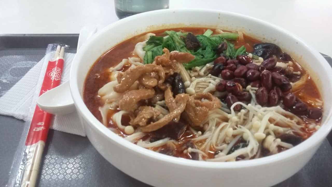 因为在沙市这地方,除了"大连面",还有"中连面"呢. /p>