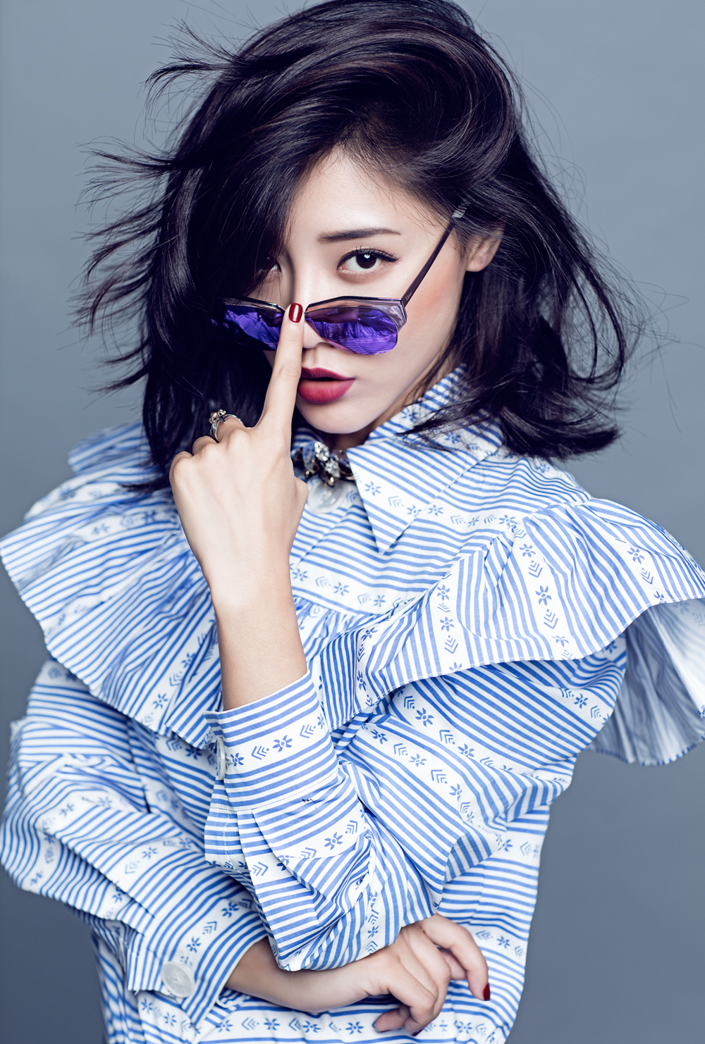  p>邓家佳,原名邓嘉,1983年5月17日出生于四川省内江市,毕业于 a