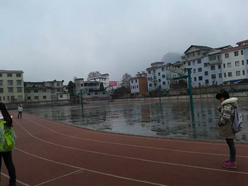 汇川区高坪中学