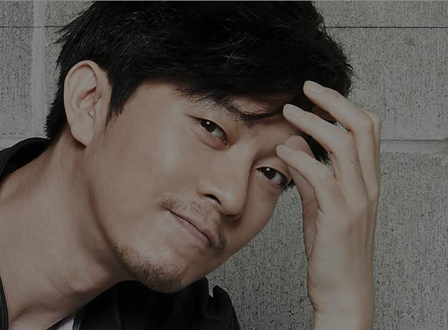 尹健(      , b>  /b>yoongun )原名:   彰益,1977年1月1日出生于韩国