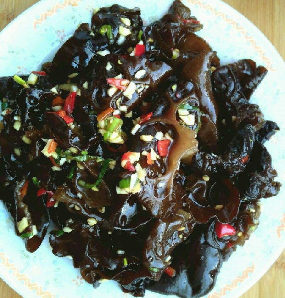 大蒜炒木耳