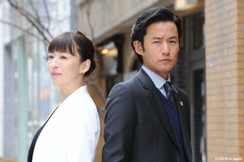 模特大赛并获得冠军,因而通过模特儿入行;1995年4月出演ntv电视剧《 a