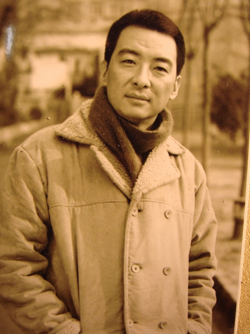  p>郝平,1970年2月19日出生于陕西省西安市,中国内地男演员,毕业于 a