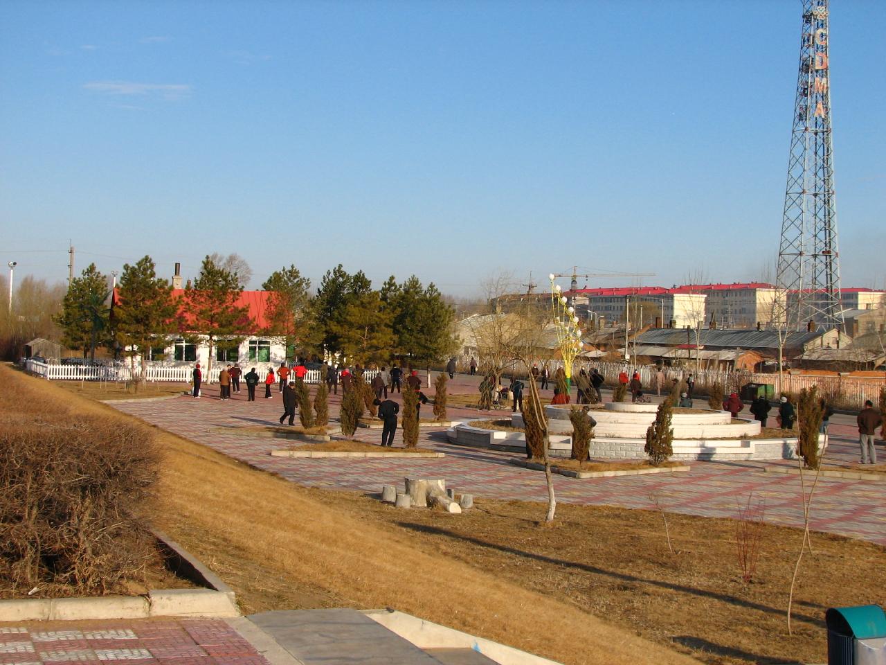 绥滨县沿江休闲健身广场