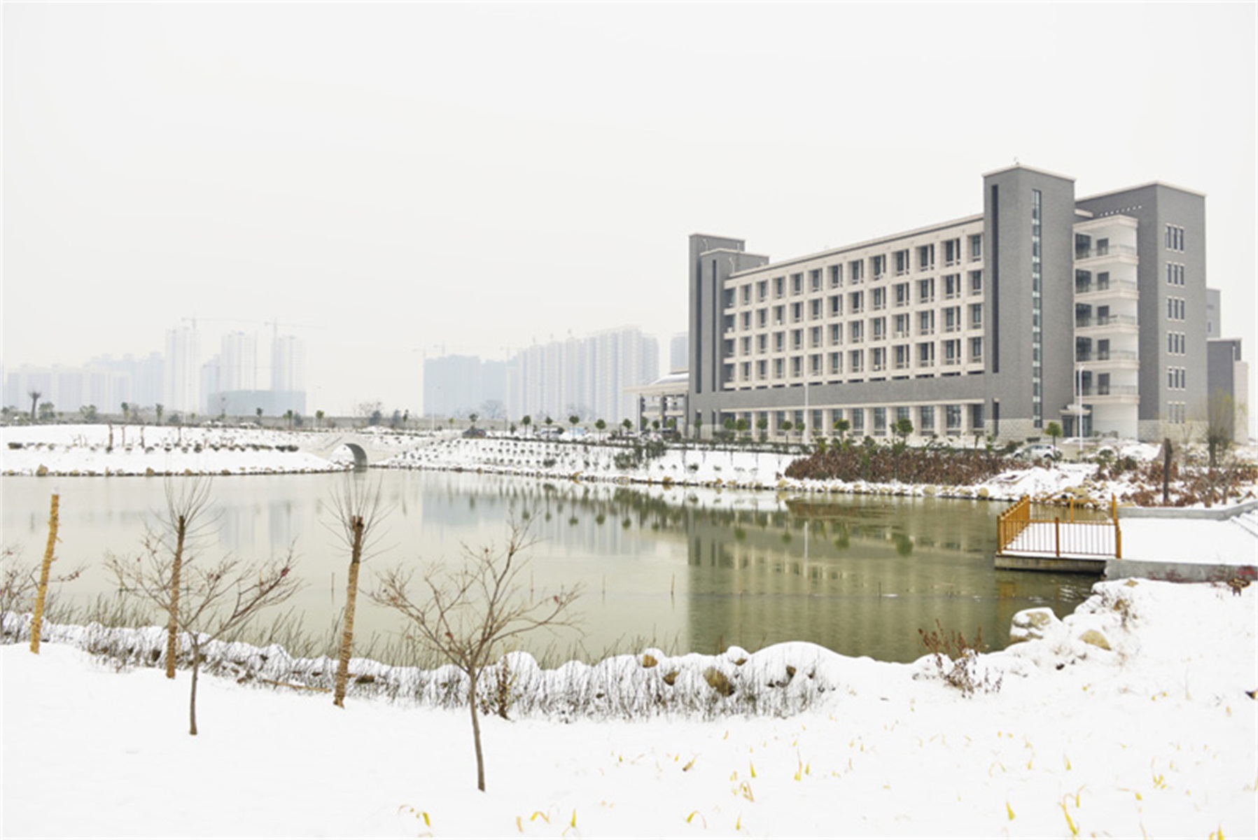  p>南阳医学高等专科学校(nanyang medical college),简称"南阳医专"