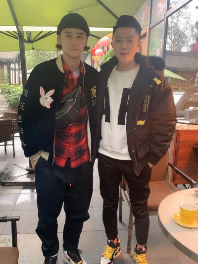 1989年8月6日出生于四川成都,2006年参加空军部队,2008年曾经参加过