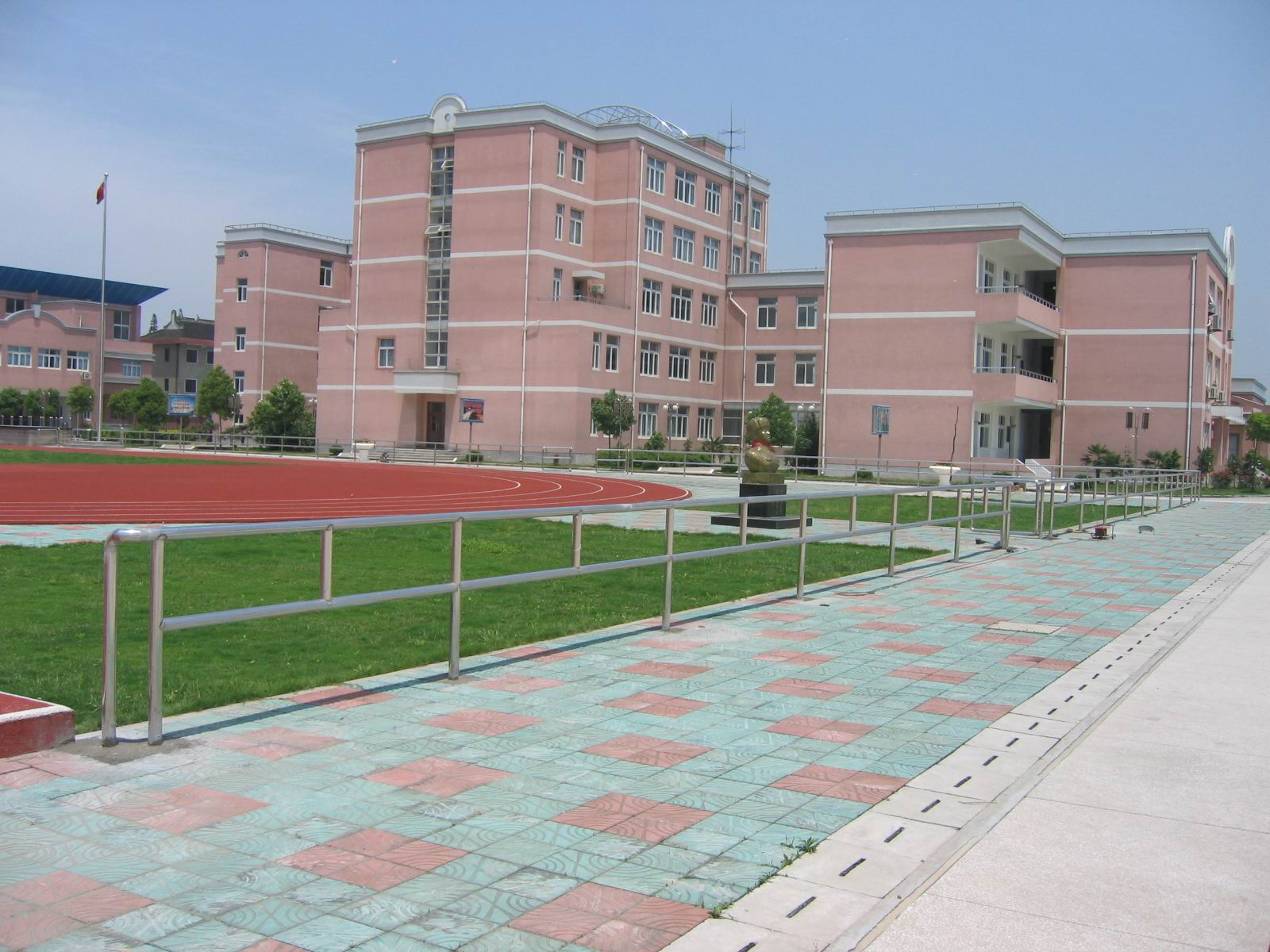 上海市钱圩中学