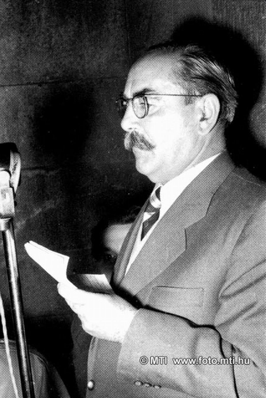  p>纳吉·伊姆雷(匈牙利文:imre nagy;1896年6月7日,考波什堡