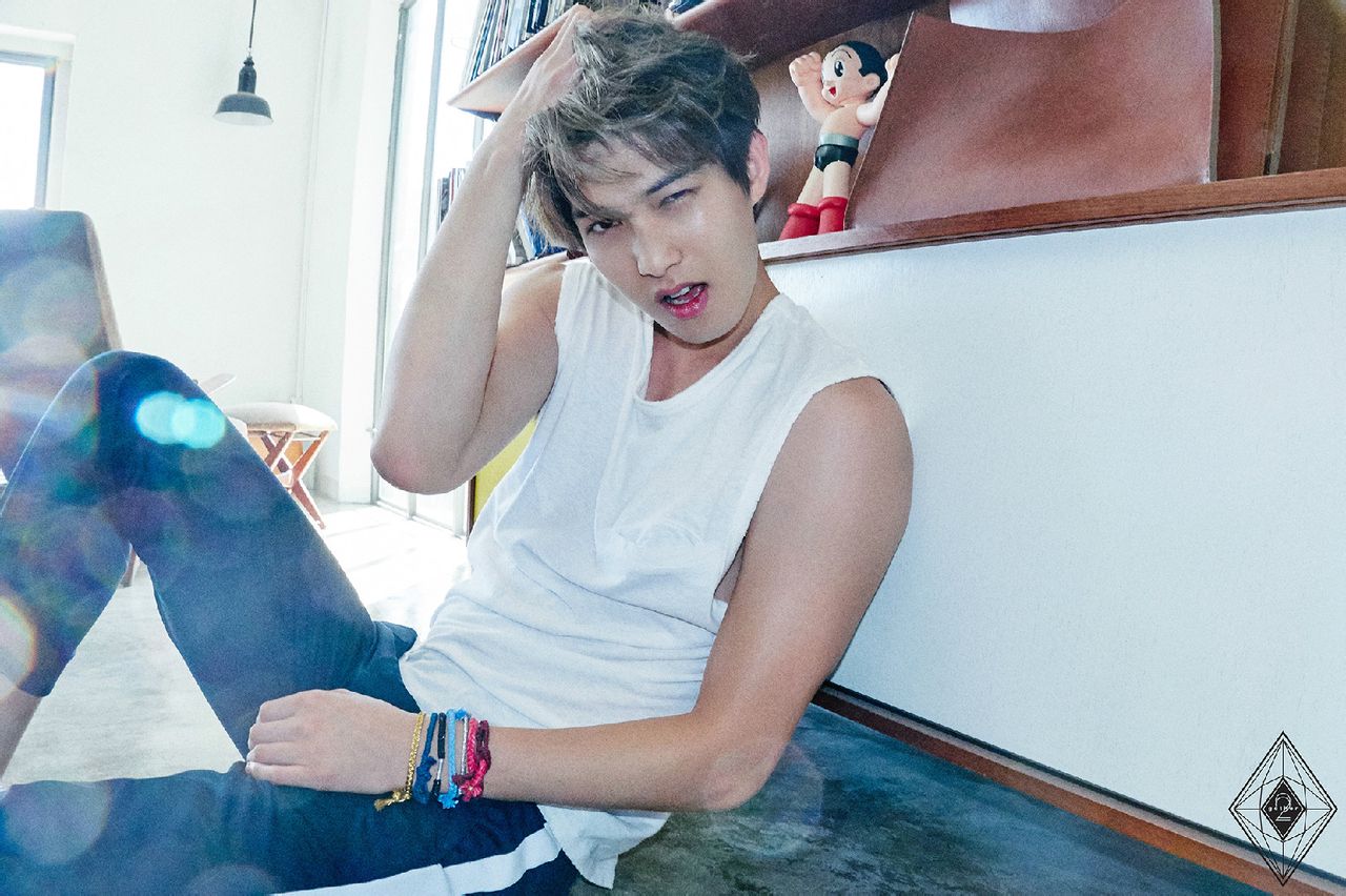  p>李宗泫,1990年5月15日出生于韩国釜山,歌手,音乐制作人,演员,原