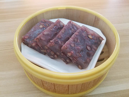  p>红豆糕是 a target="_blank" href="/item/江南地区/10775417"