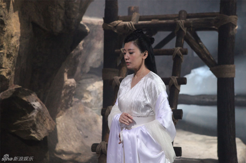  p>2013年版《天龙八部》是由浙江华策影视和海宁长宏影视共同出品, a