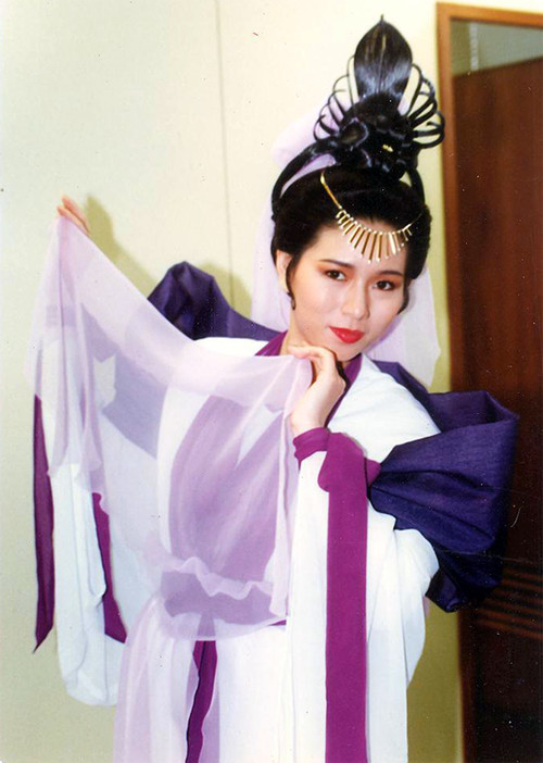  /a>武侠剧集《 a target="_blank" href="/item/玉面飞狐/3470912"