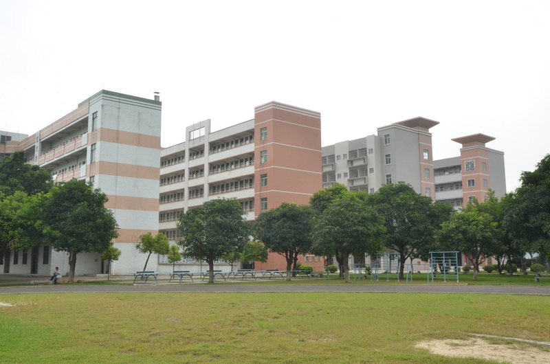 新会李文达中学
