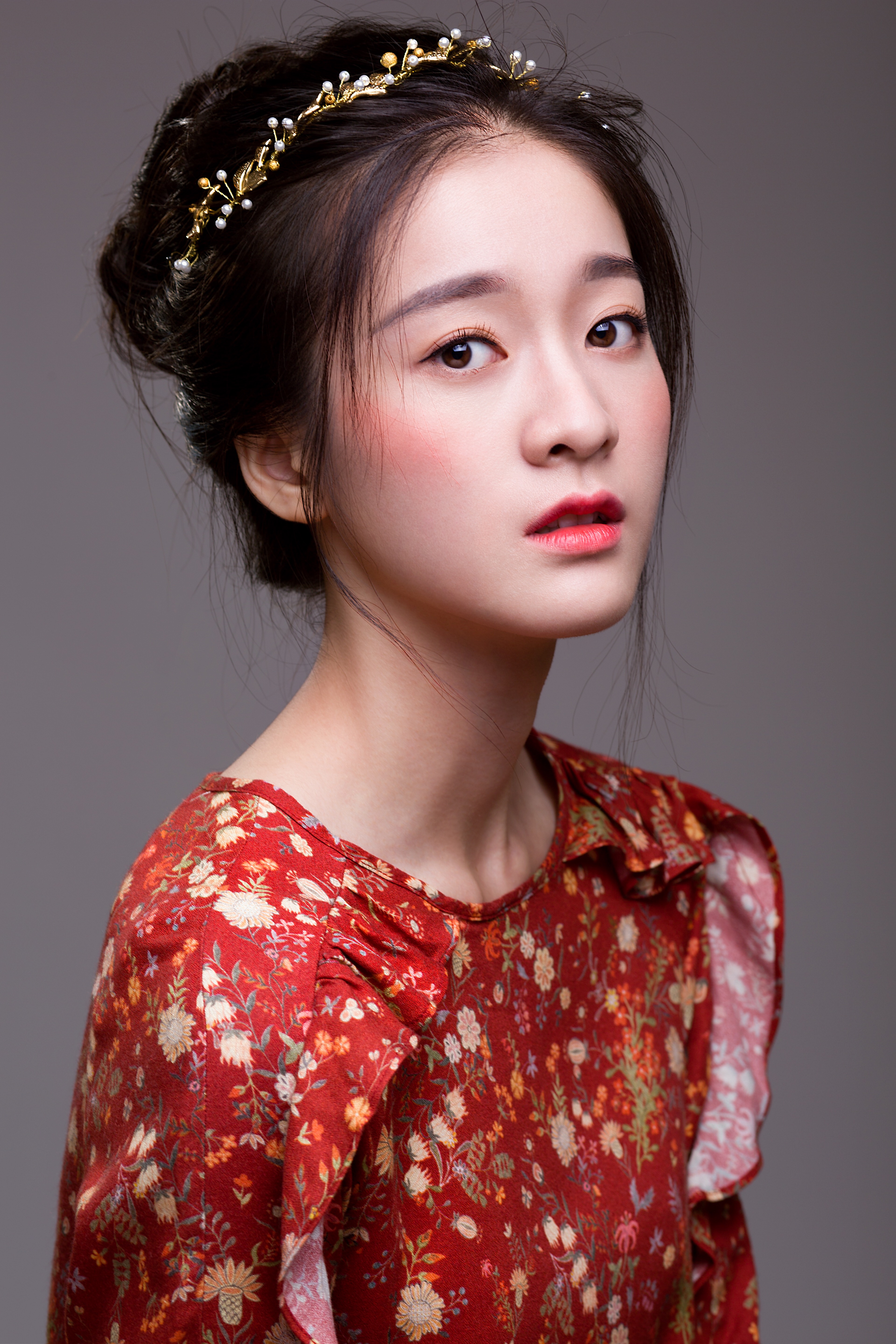  p>张雪迎,1997年6月18日出生于浙江省金华市义乌市,中国内地女演员