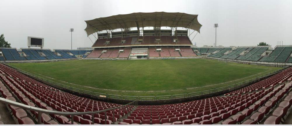  p>四川成都龙泉驿足球场是 a href="#" data-lemmaid="3268459">2004