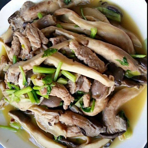 肉丝炒蘑菇
