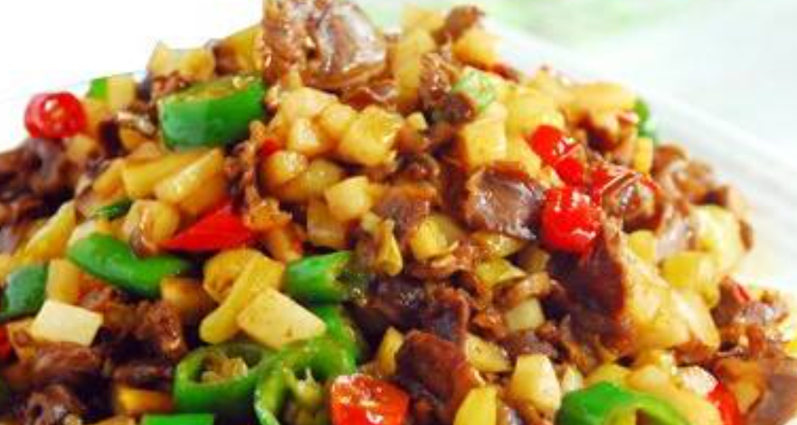 【酸萝卜炒鸡杂】