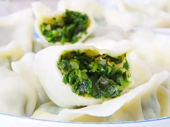  p data-id="gnx5saup5b">苜蓿肉饺子是以苜蓿芽,肉馅为主材的主食名