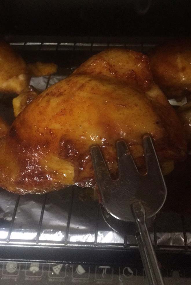  p>微波炉大鸡腿是由鸡腿等制作的食物,主要工艺是烤. /p>