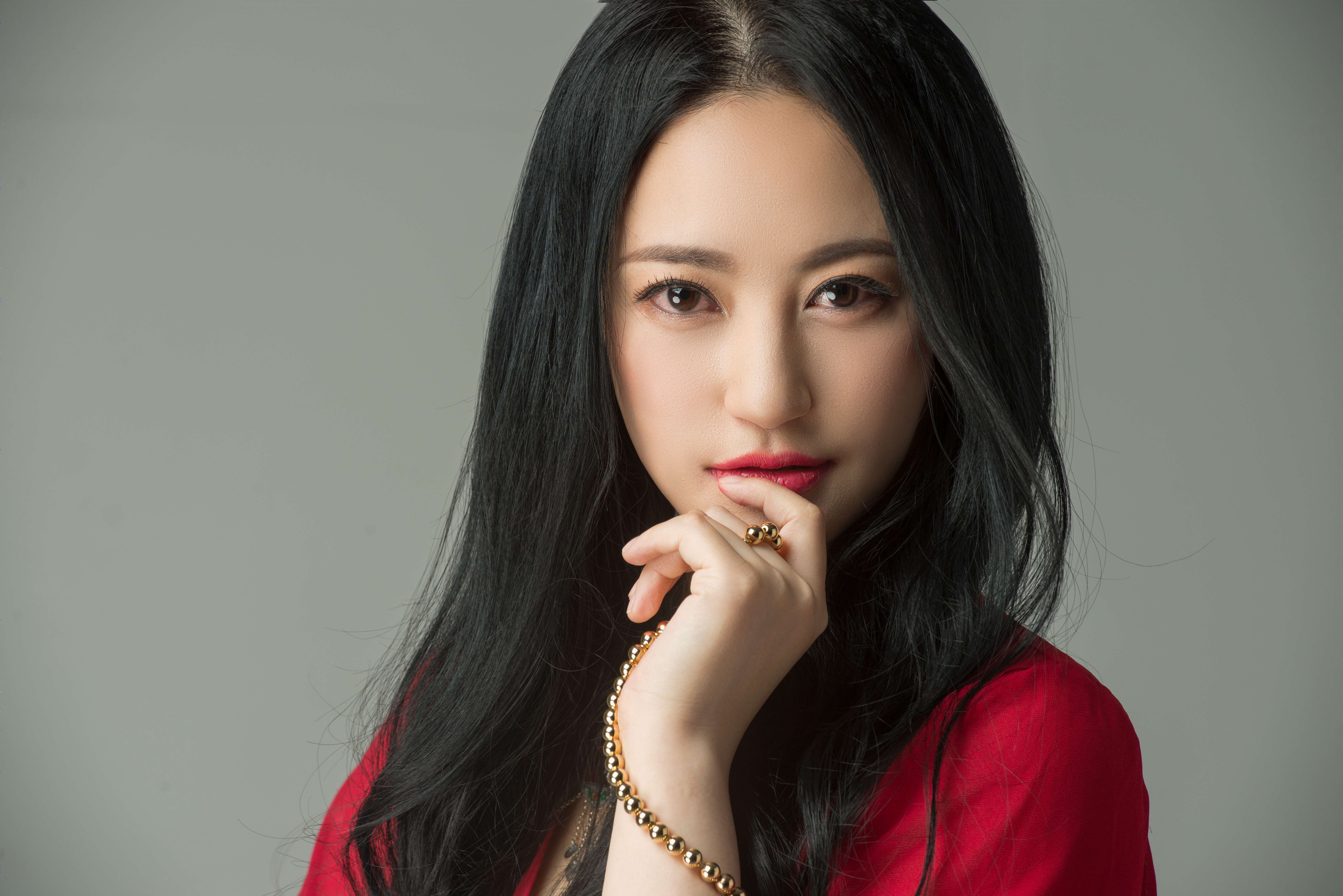 艺名袁麓淇 /i>),祖籍 a target="_blank" href="/item/苏州/122945"