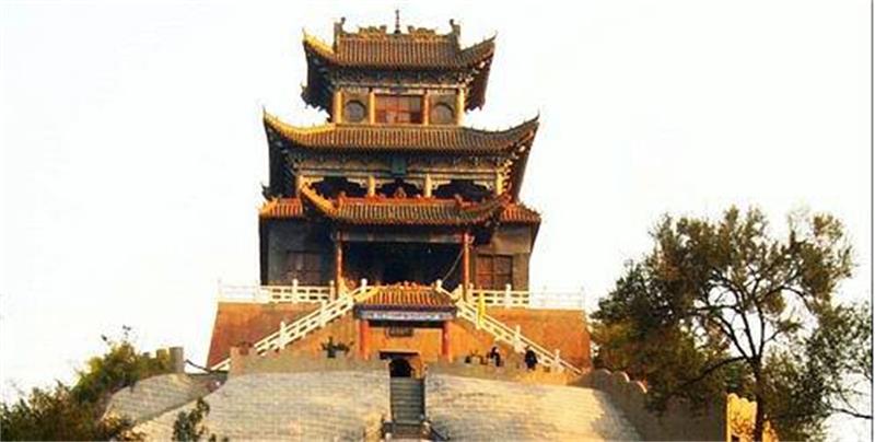  p>飞龙顶旅游区位于荥阳市北 20 公里 处的邙山岭上,东监汉霸二王城