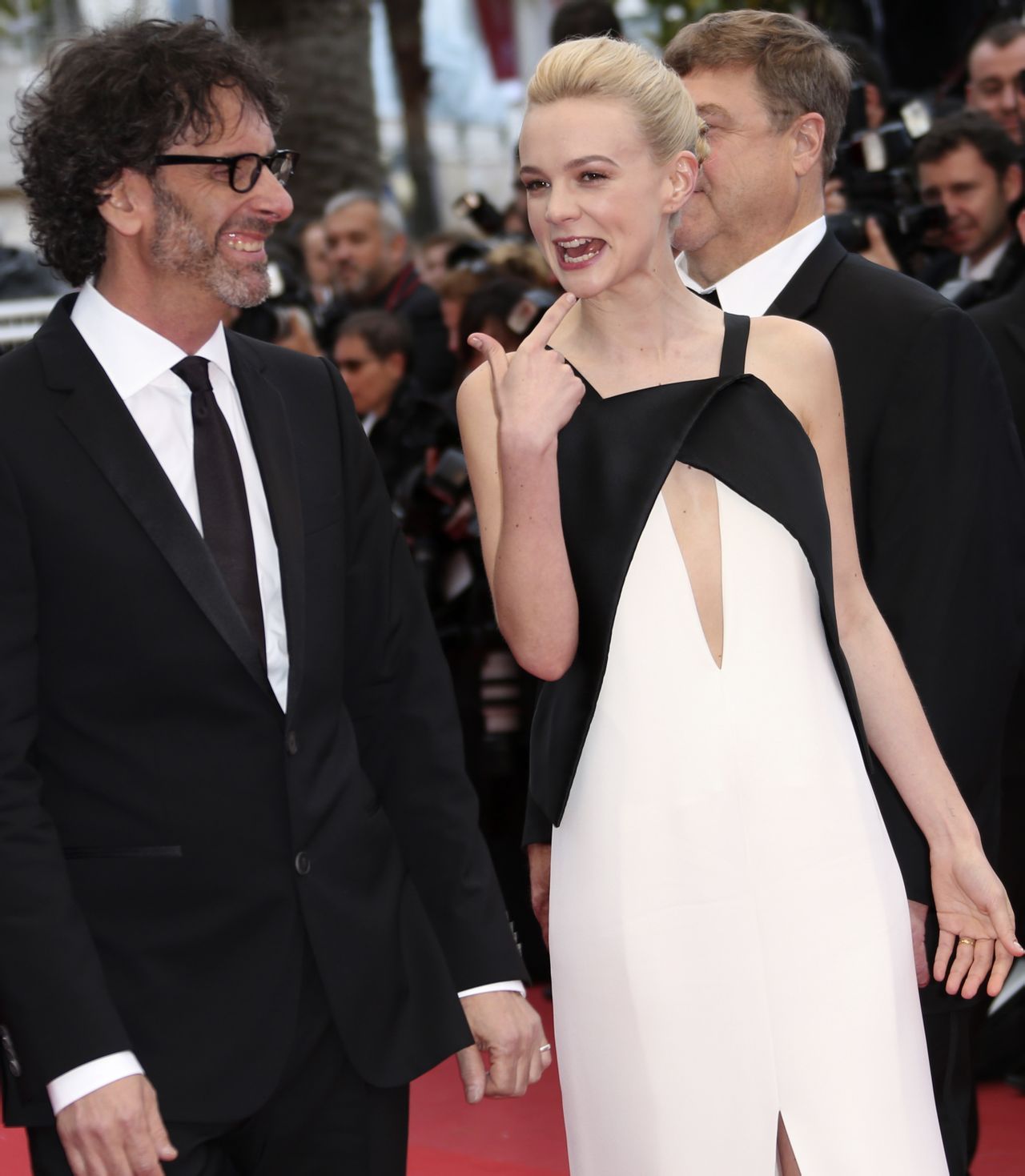  a href="#" data-lemmaid="10970463">乔尔·科恩 /a>联合执导, a