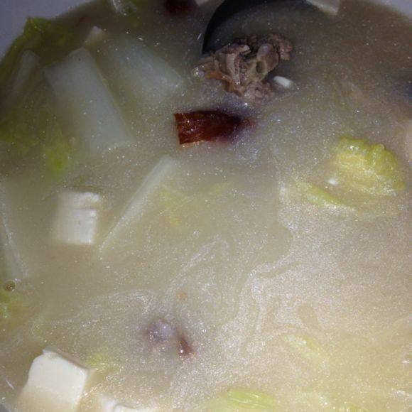 烤鸭架子萝卜汤