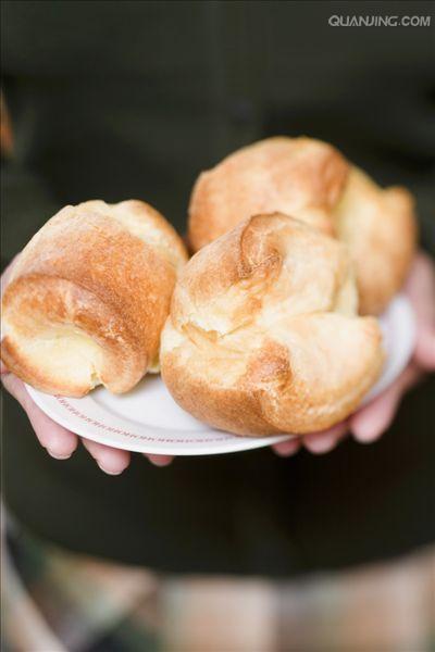  p>泡芙(puff)是一种源自意大利的甜食.