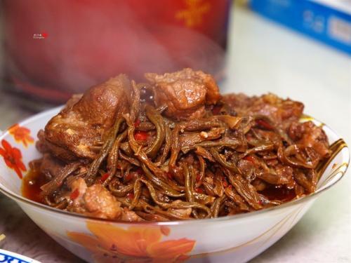 腊排骨炖干豇豆