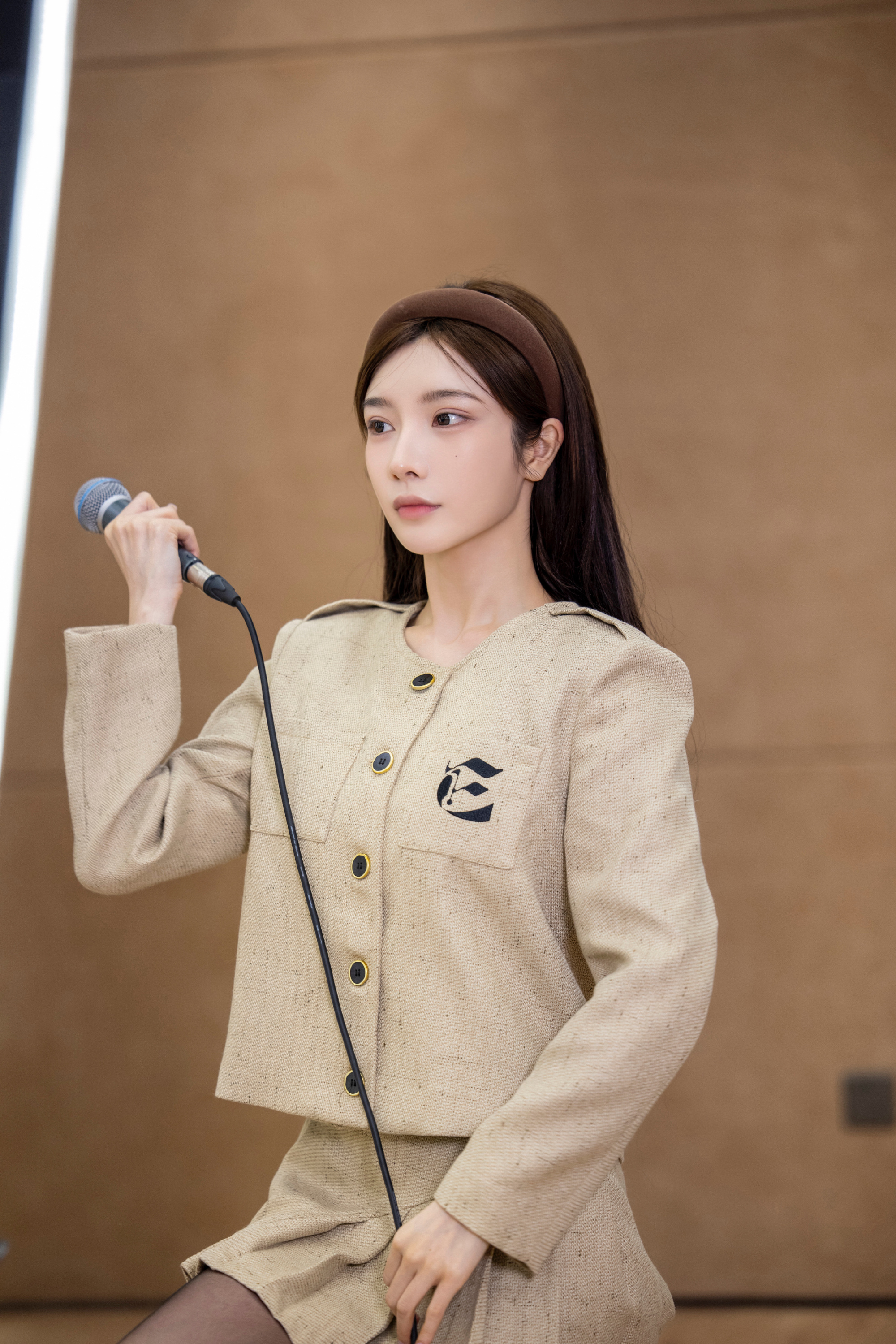 1993年7月29日出生于辽宁省沈阳市,中国内地流行乐女歌手,影视演员