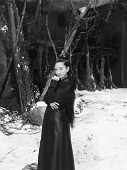 《烈火如歌》饰薰衣