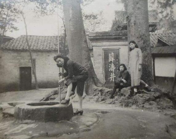 锦江西岸 a href="#" data-lemmaid="1245710">望江楼公园 /a>内