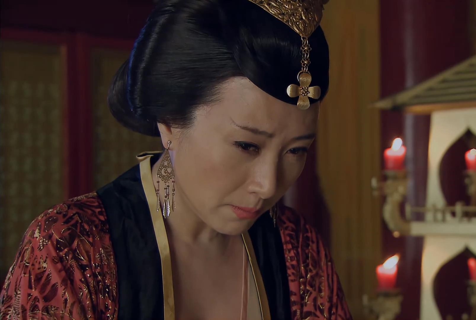  p>白骨姣是魏仁宗皇帝蒙德华的皇后,白骨姣原名蒙美娇,出自大魏皇族