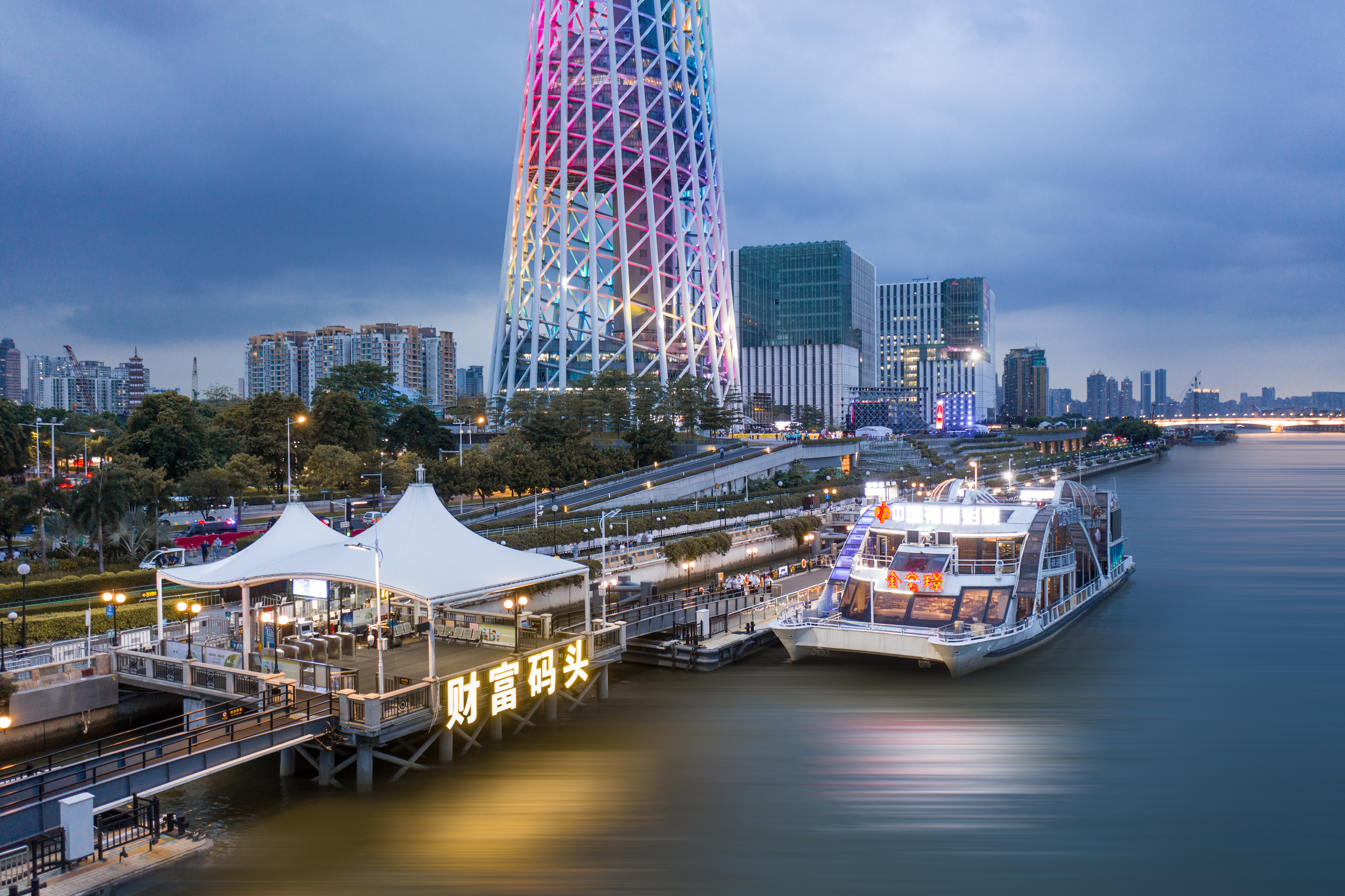 夜游珠江