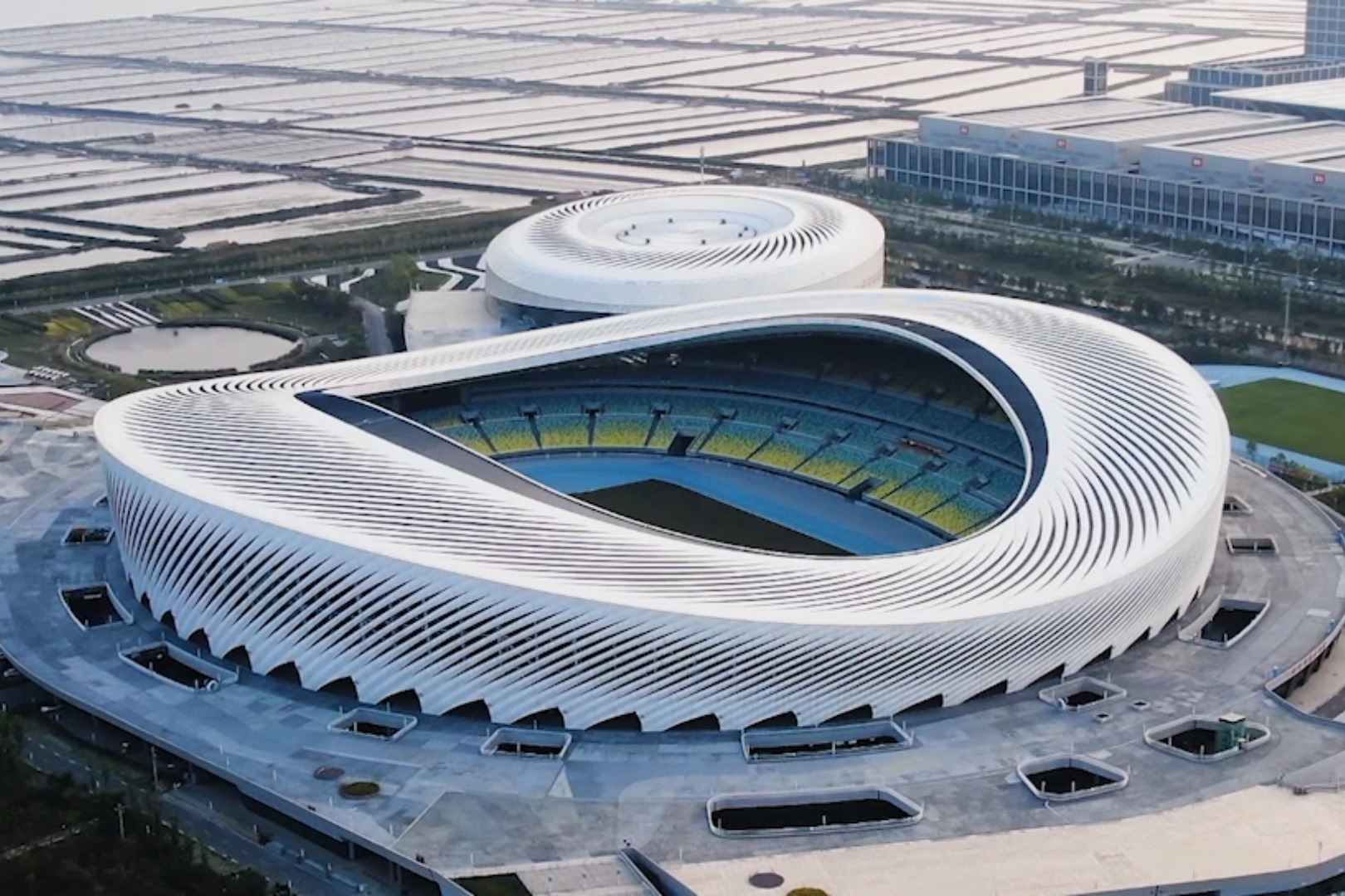  p data-id="gnfi7pfrut">青岛市民健身中心体育场建筑面积14万平方米