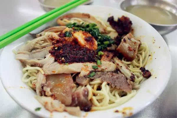  p data-id="gnwlqdrcg1">羊肠面是青海省西宁市的一道传统小吃,该