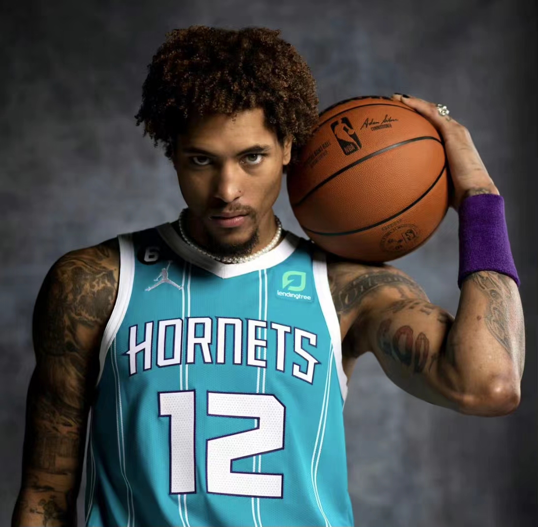  p data-id="gnfyand6iv">小凯利·乌布雷(kelly oubre jr.