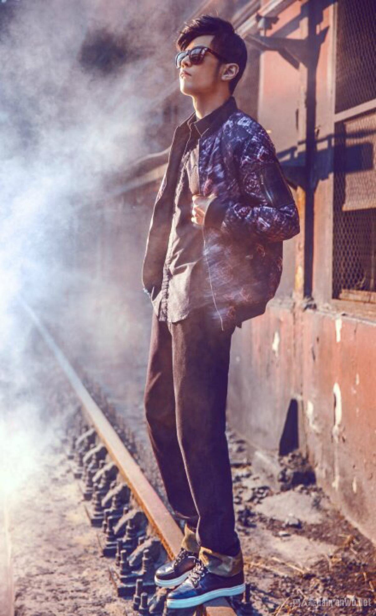  p>周杰伦(jay chou),1979年1月18日出生于台湾省新北市,祖籍福建省