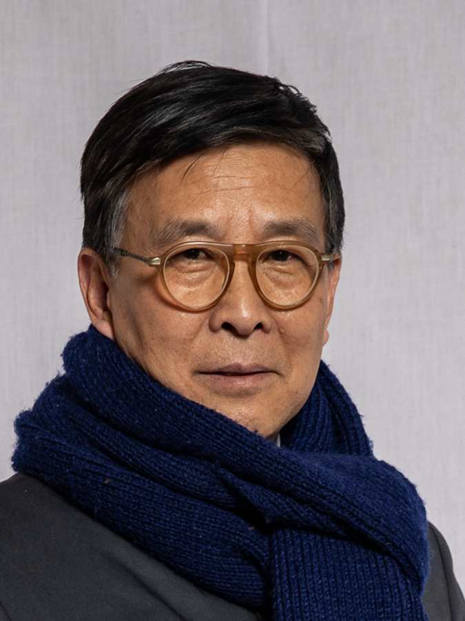 1959年8月出生,毕业于上海戏剧学院,中国内地男演员,国家一级演员