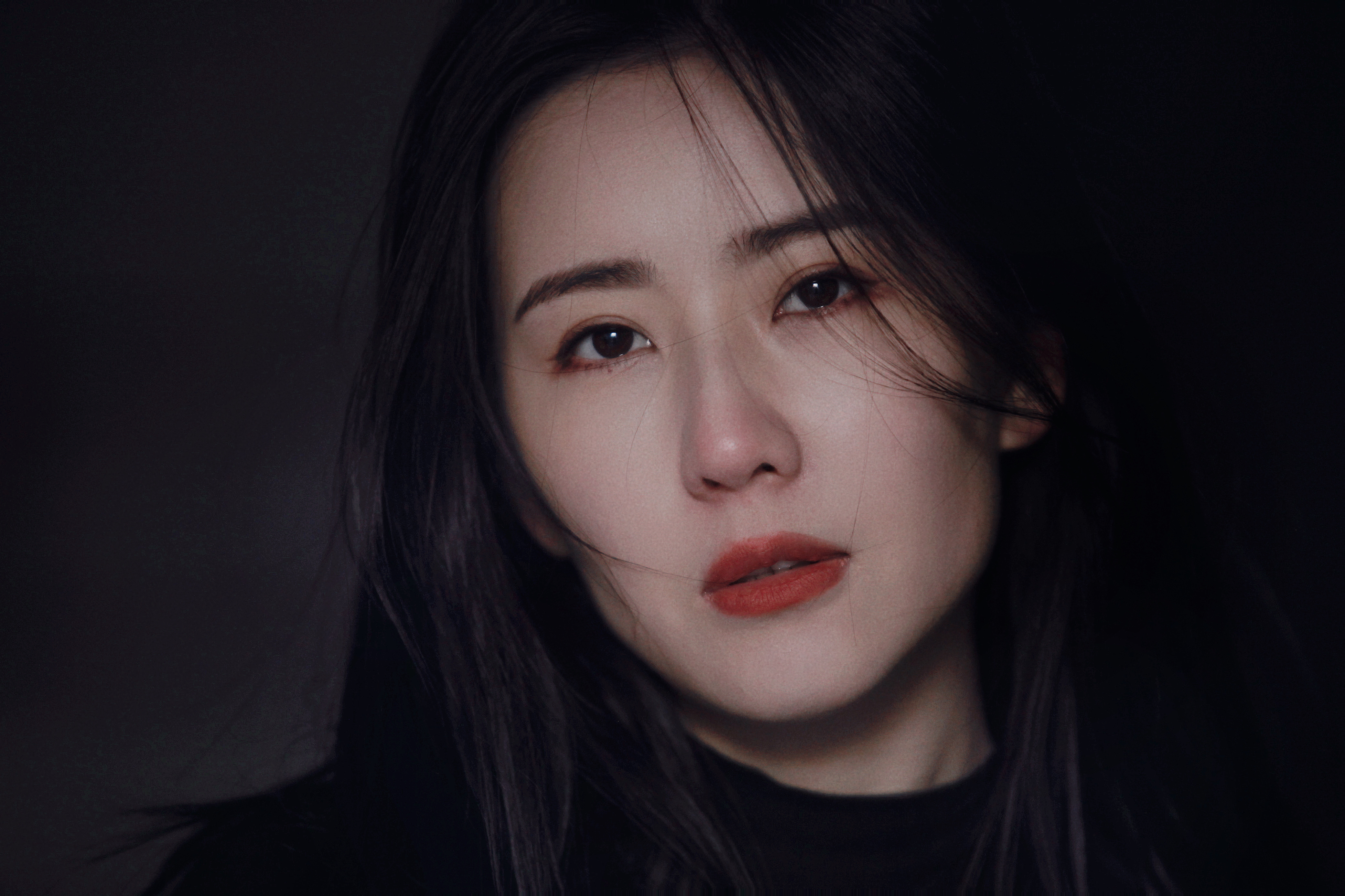  p>靳芊芊,1995年出生,中国内地女演员,毕业于 a target="_blank"