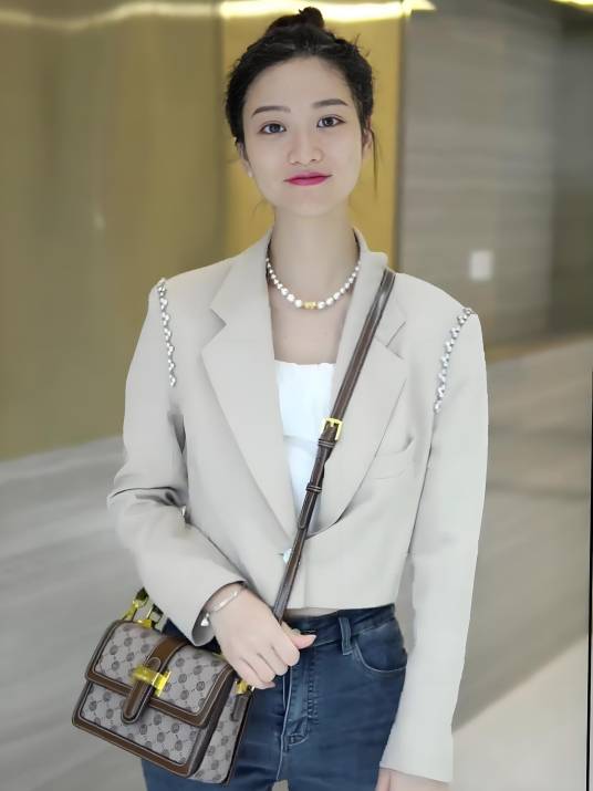 奢俪人余美那_百度百科
