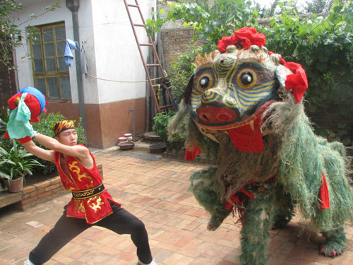 耍狮子