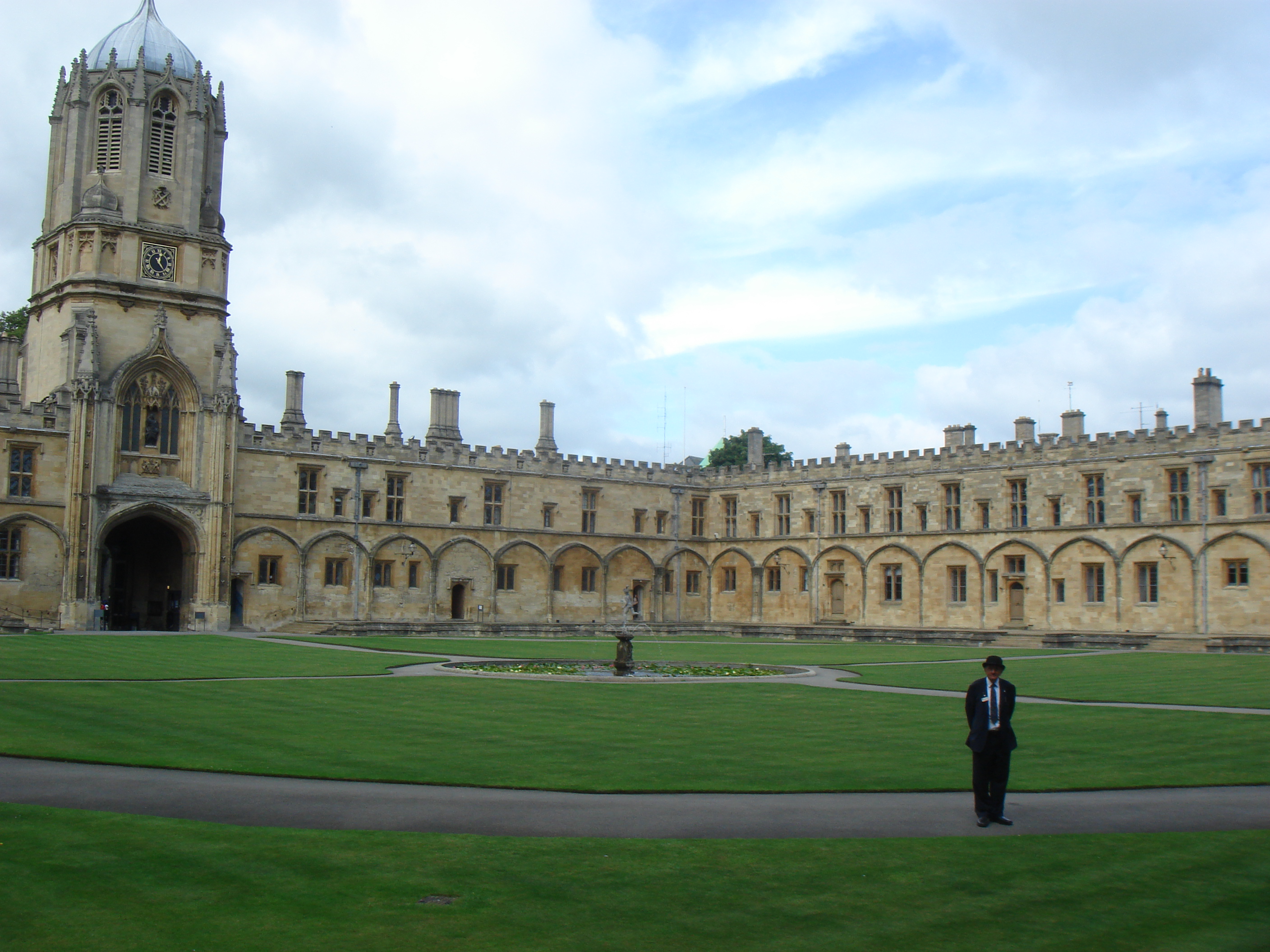  p>牛津大学(university of oxford),简称"牛津"(oxford),位于 a