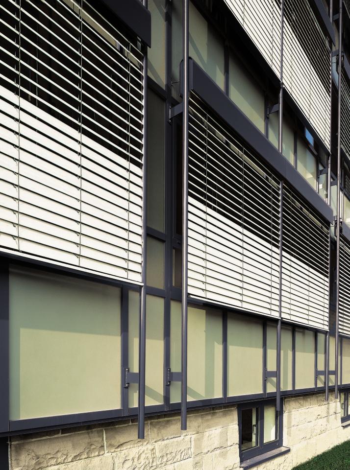  p>户外百叶是一种新兴的室内外遮阳 a target="_blank" href="/item