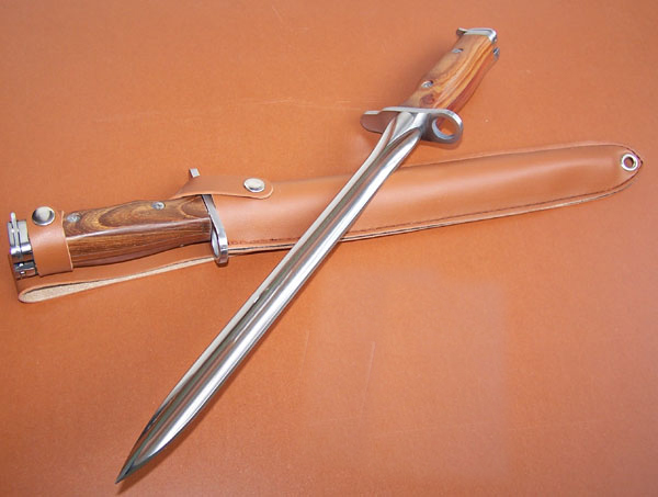  p>战俘刀是按照国产 a target="_blank" href="/item/56式三棱刺刀