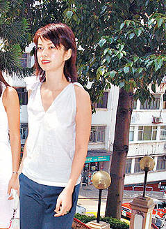  p data-id="gnst71yope">于文凤是周星驰的女友.2010年两人分手.