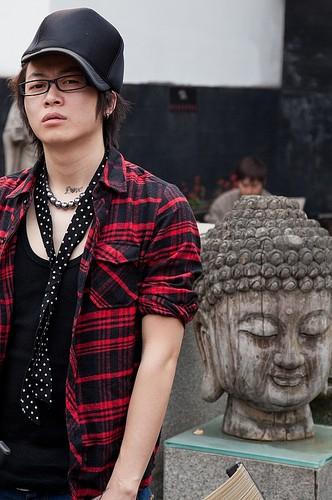 data-lemmaid="10327113">莲花府邸 /a>驻唱歌手,2009年10月" a