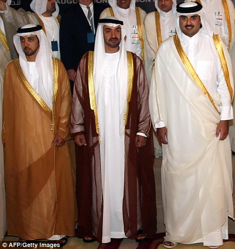  p>谢赫·曼苏尔·本·扎耶德·阿勒纳哈扬 i>(sheikh mansour bin