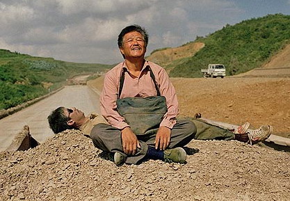  p>《落叶归根》是由香港星皓娱乐有限公司出品的喜剧电影,由 a